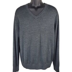 Gap Men's charcoal gray 100% merino wool v-neck sweater size M